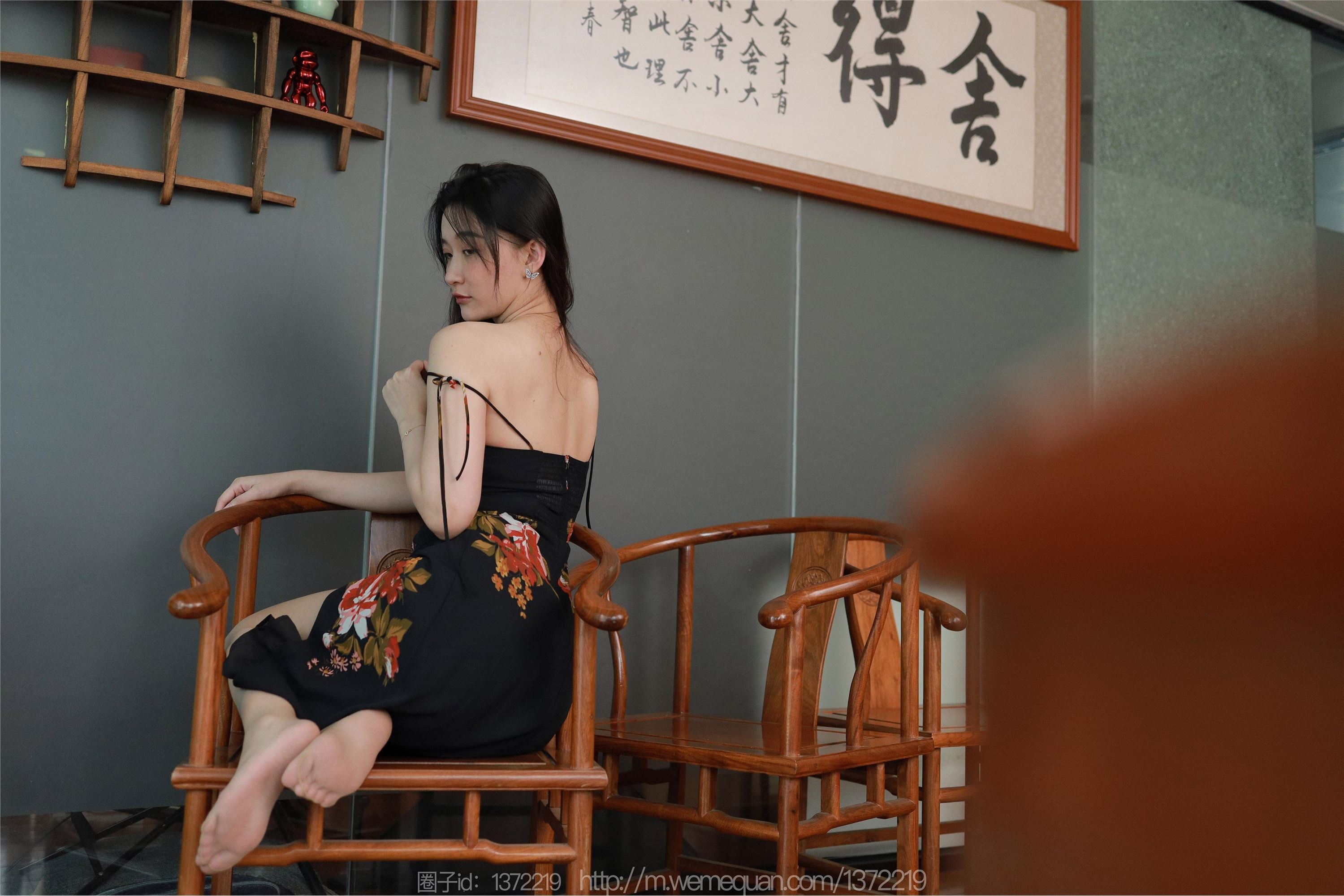 IESS异思趣向  2023.04.14 丝享家 1421 秋秋《花裙女人》